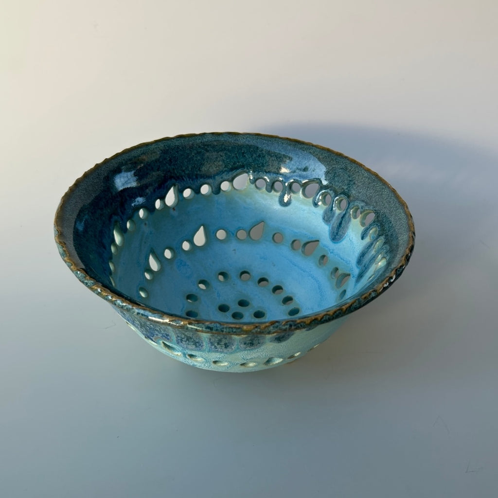 Pint Size Berry Bowl
